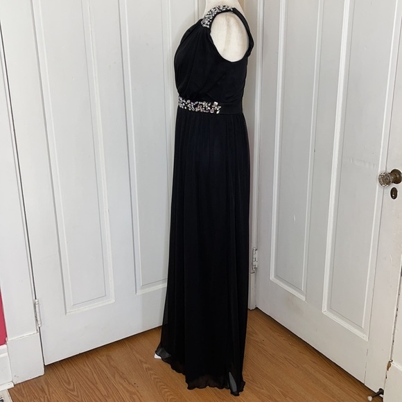 SPEECHLESS•Embellished One-Shoulder Gown - Picture 5 of 9